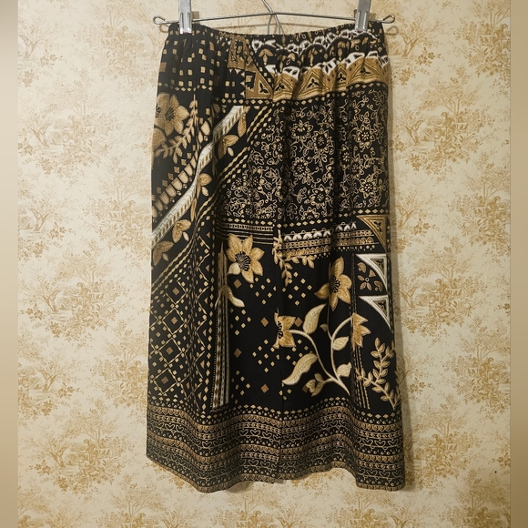 VINTAGE SIZE 10 SKIRT *SEE MEASUREMENTS* - Picture 3 of 5